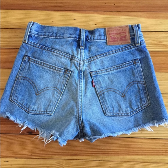 Free people Levi’s ribcage high rise denim shorts - Picture 2 of 2